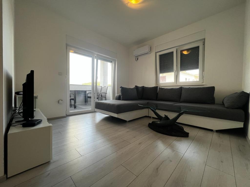 Apartments Petrusic Супетарска Драга Екстериор снимка