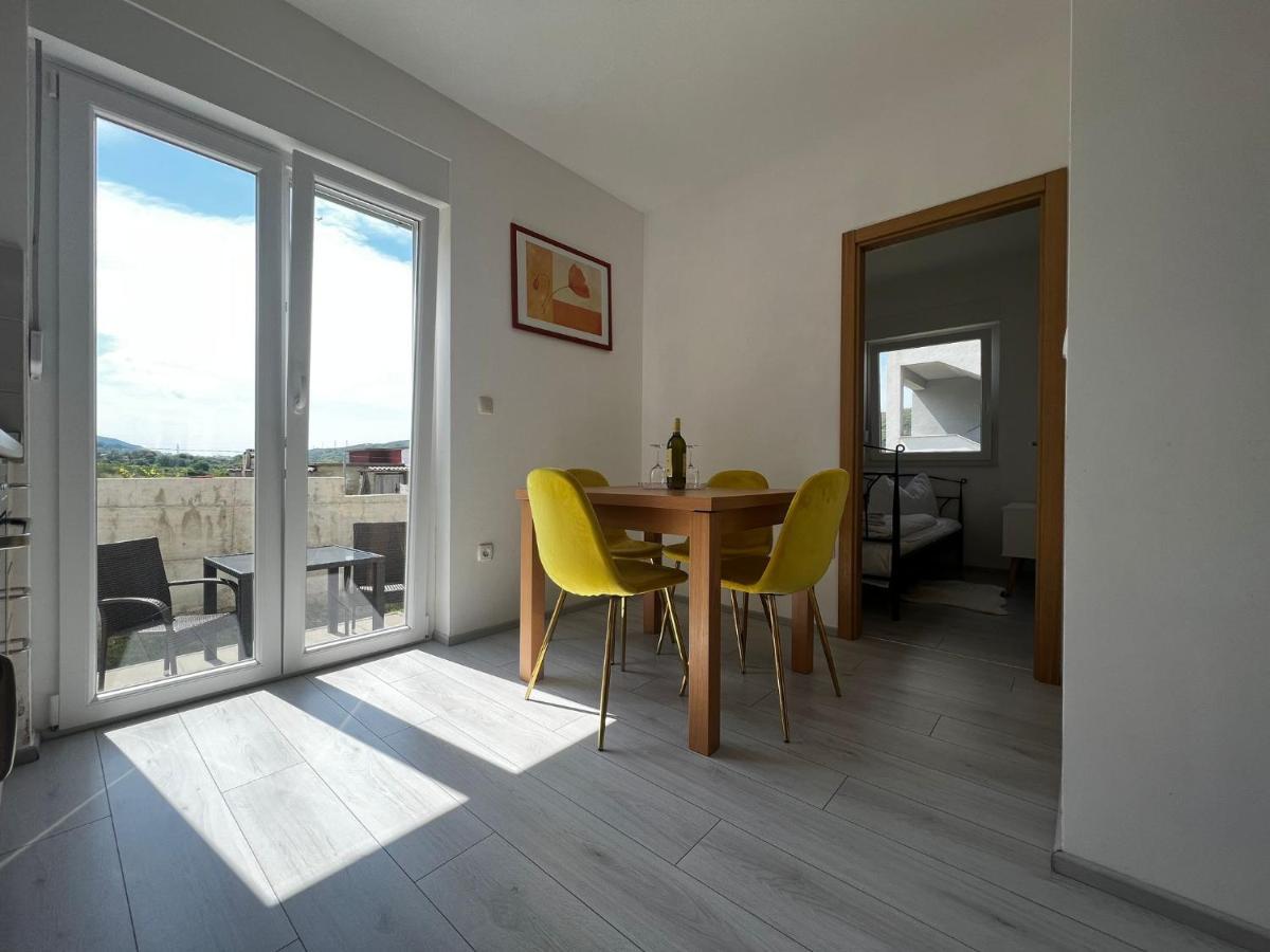 Apartments Petrusic Супетарска Драга Екстериор снимка