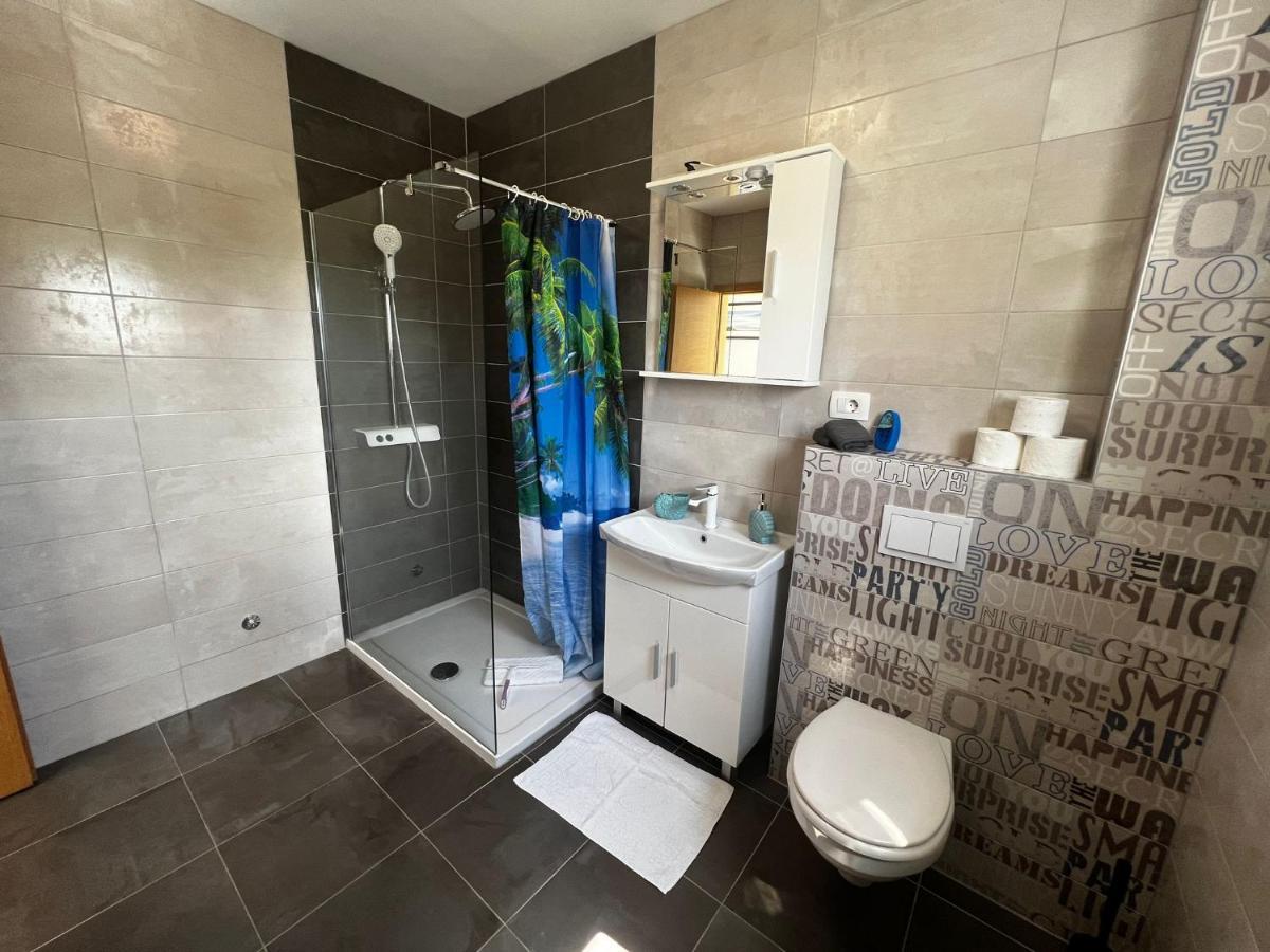 Apartments Petrusic Супетарска Драга Екстериор снимка
