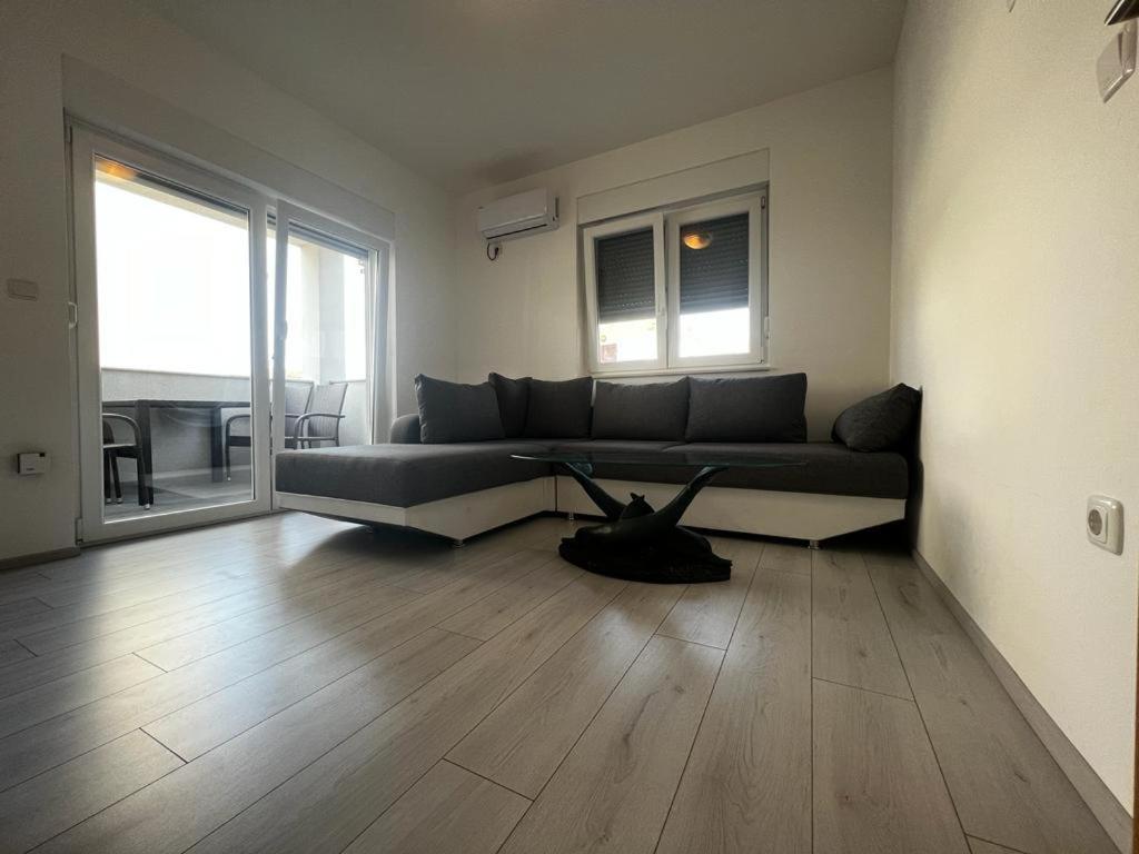 Apartments Petrusic Супетарска Драга Екстериор снимка