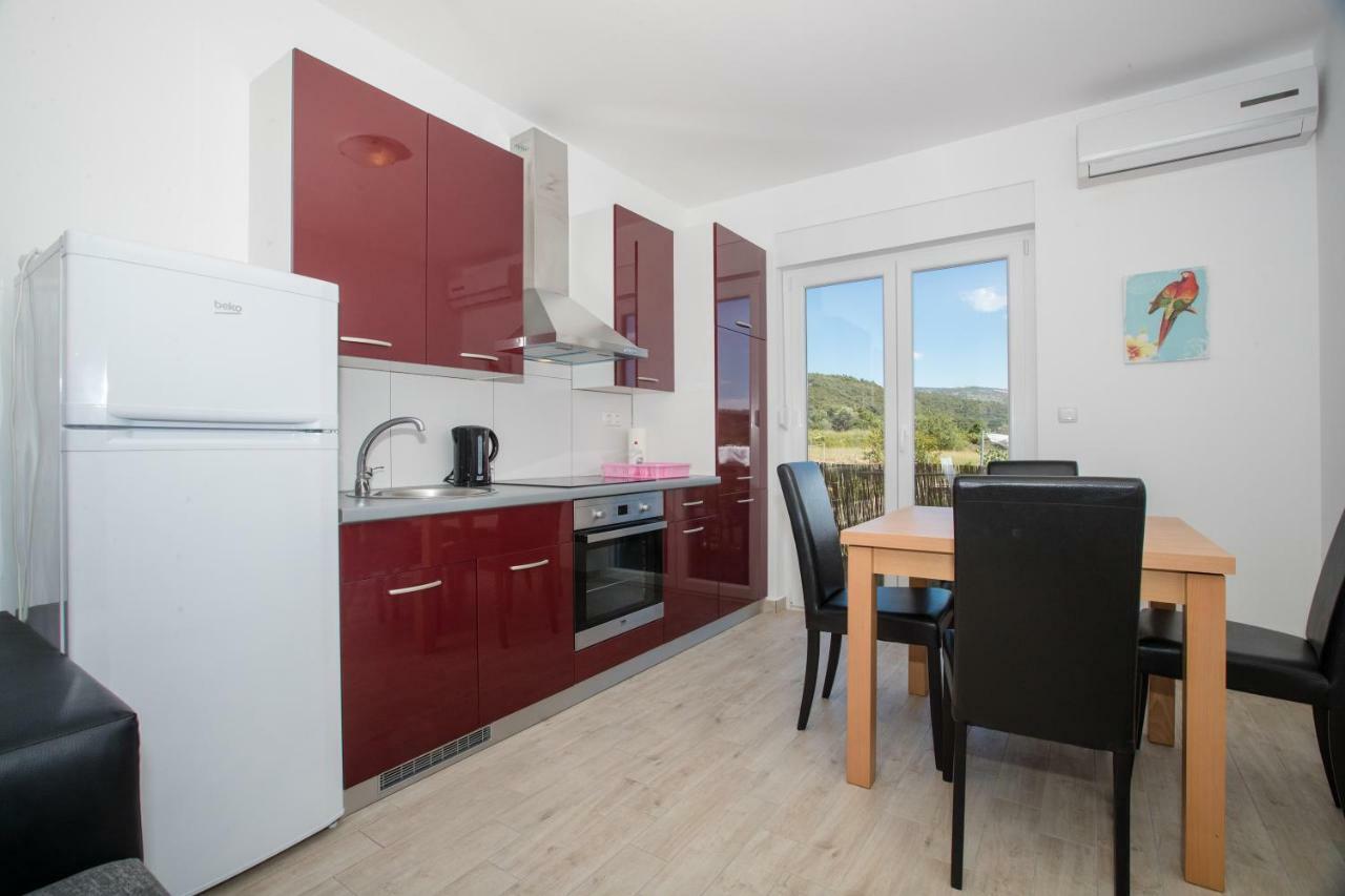Apartments Petrusic Супетарска Драга Екстериор снимка