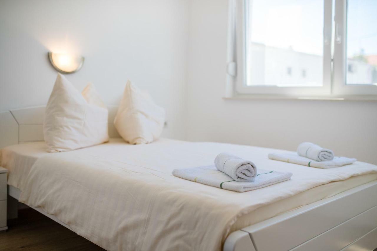 Apartments Petrusic Супетарска Драга Екстериор снимка
