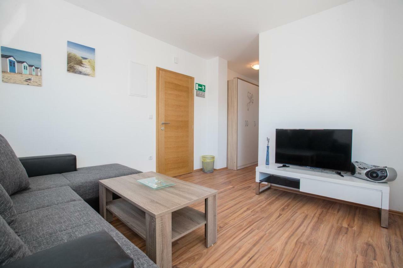 Apartments Petrusic Супетарска Драга Екстериор снимка
