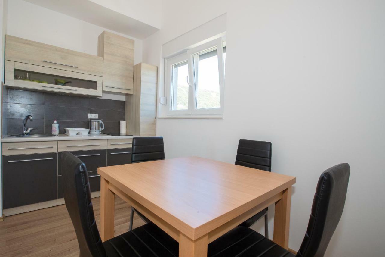 Apartments Petrusic Супетарска Драга Екстериор снимка