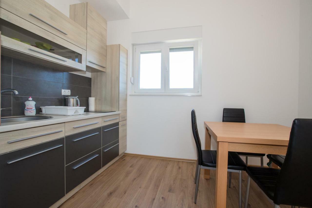 Apartments Petrusic Супетарска Драга Екстериор снимка